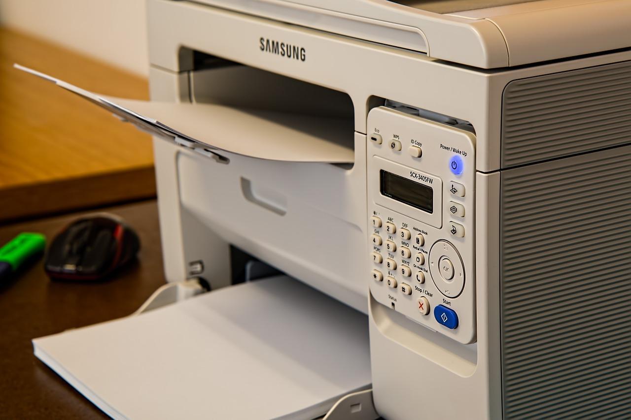 Dlaczego warto naprawiać zepsute drukarki?