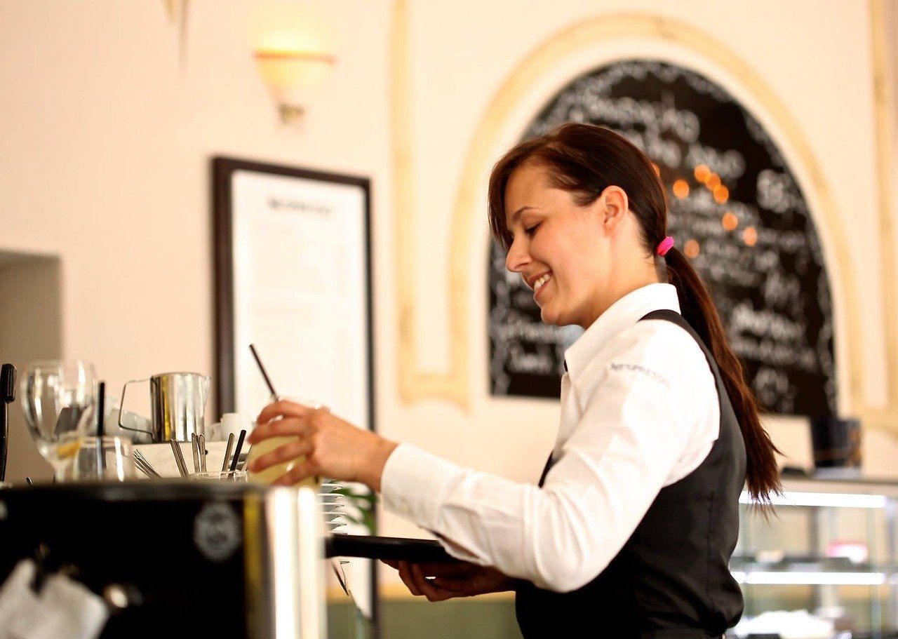 Kelner – nieodzowny pracownik każdej restauracji