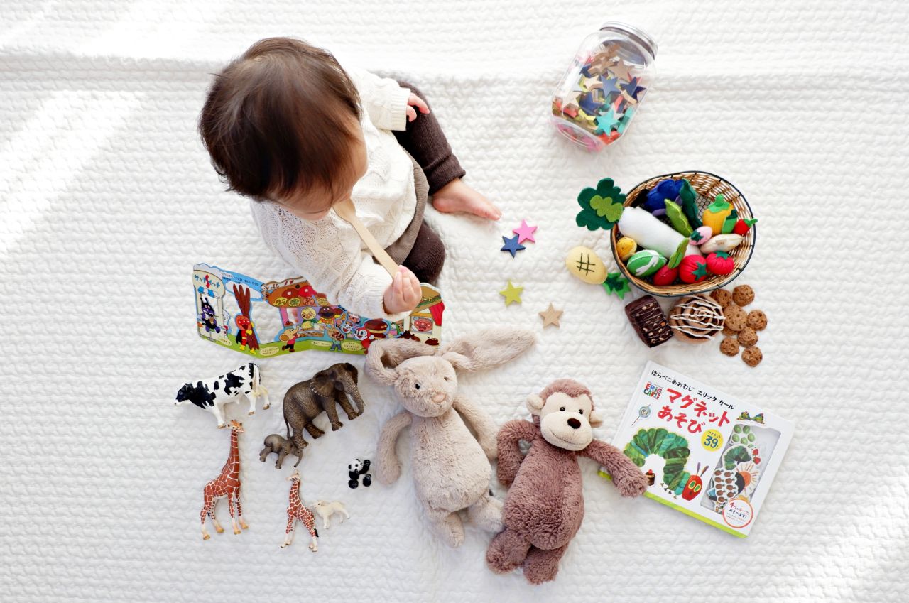 Zabawki, które pomagają w rozwoju dzieci