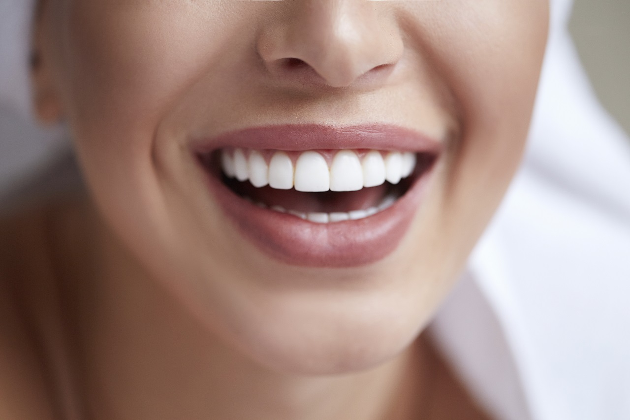 Wybielanie zębów – dlaczego warto się na nie zdecydować?